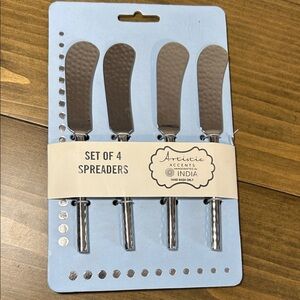 Set of 4 Silver Spreaders